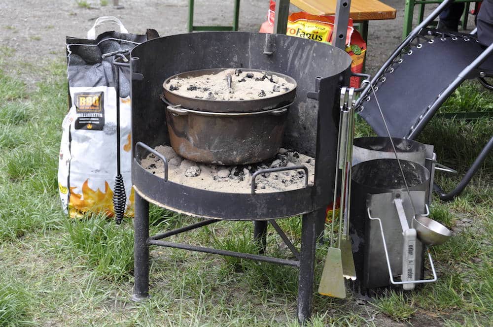 Dutch Oven Abstelltisch